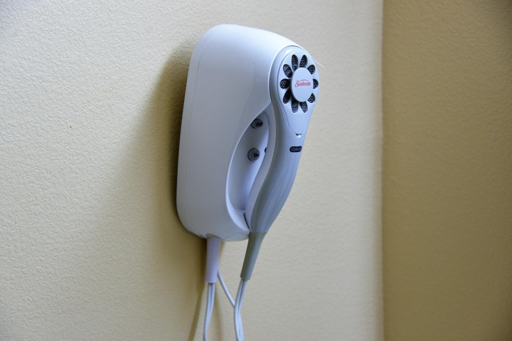 Irish Inn And Suites - photo 22
