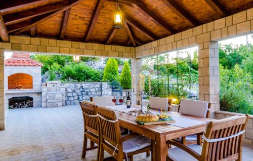 Villa Kate outdoor pool 4 bedrooms free parking