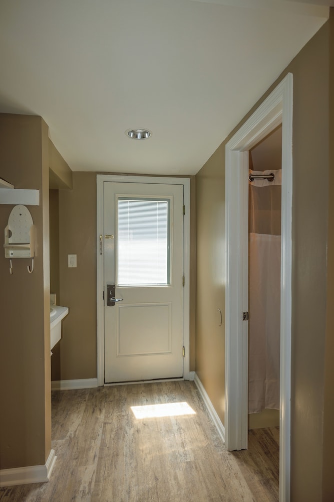 The White Sands Oceanfront Resort & Spa - photo 11