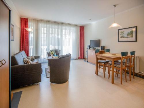 Dünenpark Binz Komfort Ferienwohnung mit 1 Schlafzimmer und Balkon im Obergeschoss 301 — 4-Star Luxury Hotel in Ostseebad Binz, Germany