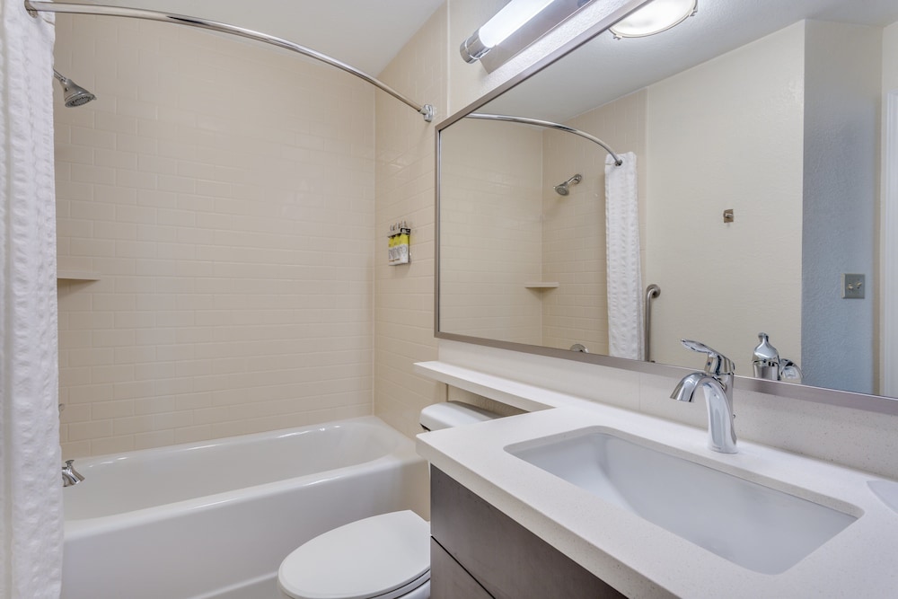 Candlewood Suites Secaucus Meadowlands by IHG - photo 9