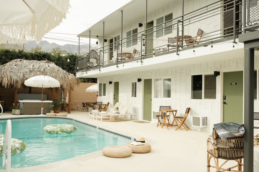 Na Chernom More Flat - carbon neutral hotel in Sochi