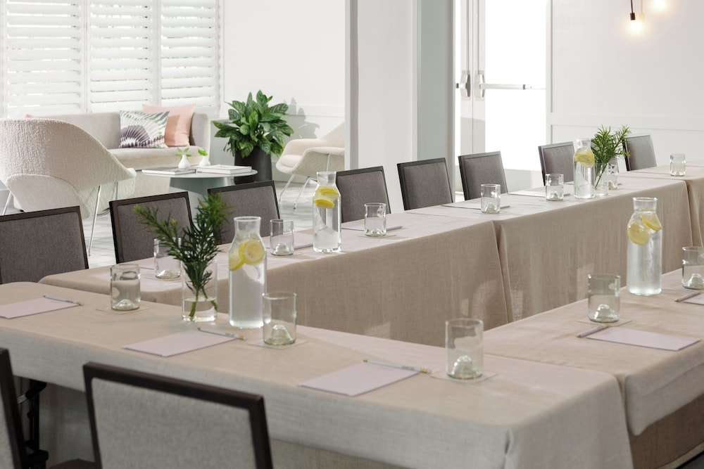 Kimpton Surfcomber Hotel by IHG - photo 108