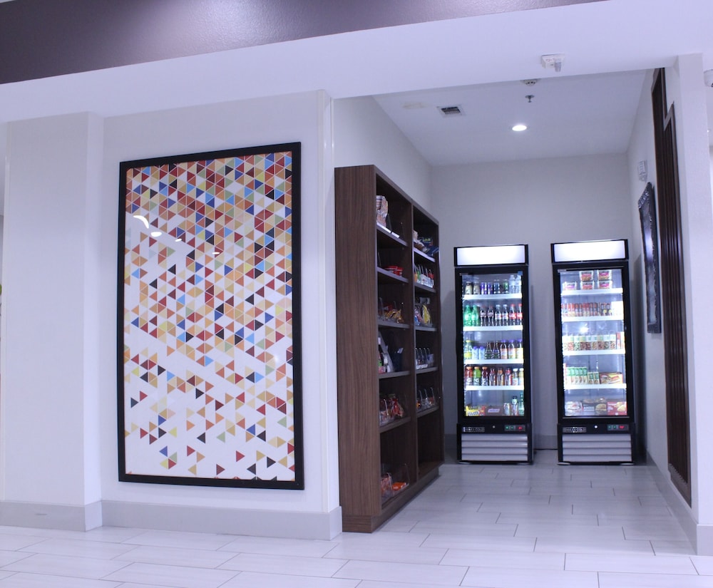 Holiday Inn Express & Suites Mansfield by IHG - photo 48