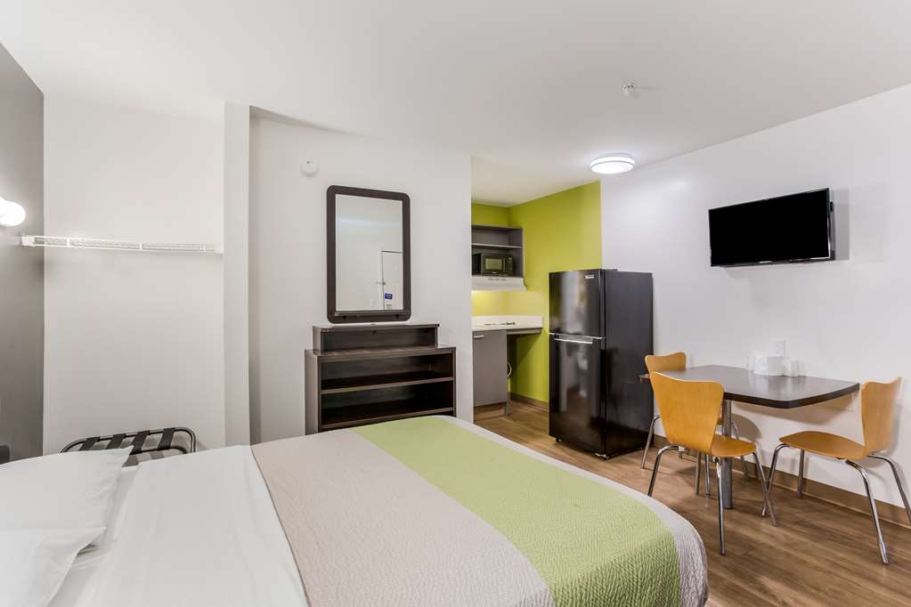 Studio 6 Extended Stay Jacksonville FL South - photo 12
