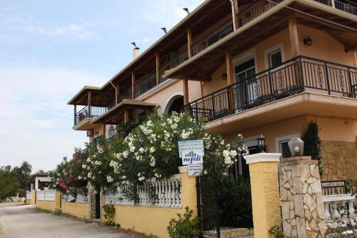 Nefeli Apartment Groundfloor — 4-Star Luxury Hotel in Agios Georgios, Greece