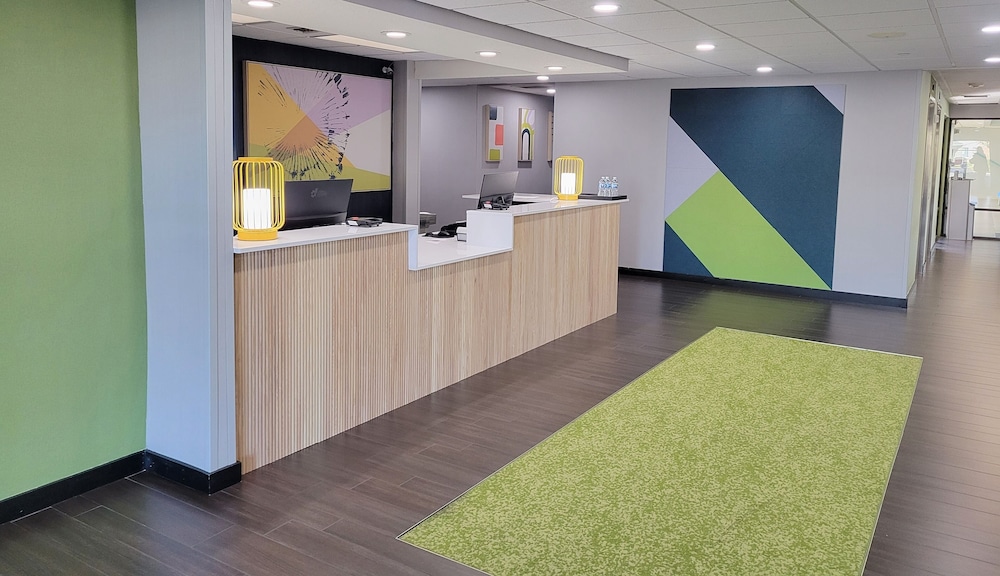 Spark by Hilton Green Bay - photo 2