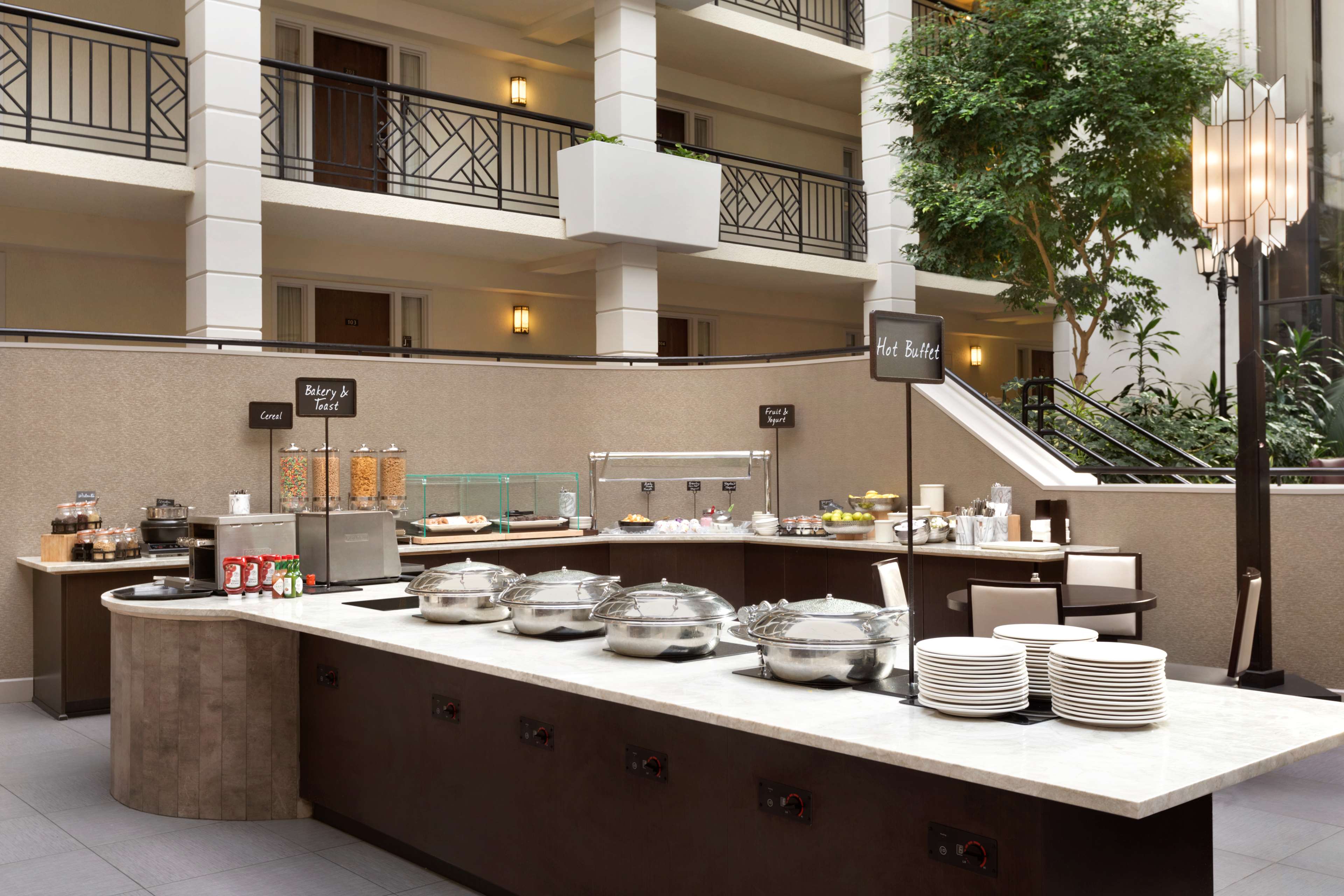 Embassy Suites by Hilton Piscataway Somerset - photo 11