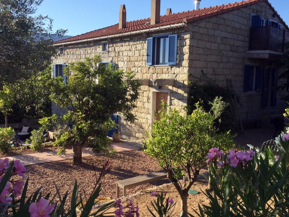 Very Nice Mill With Swimming Pool sea Figari — 4-Star Luxury Hotel in Figari, France