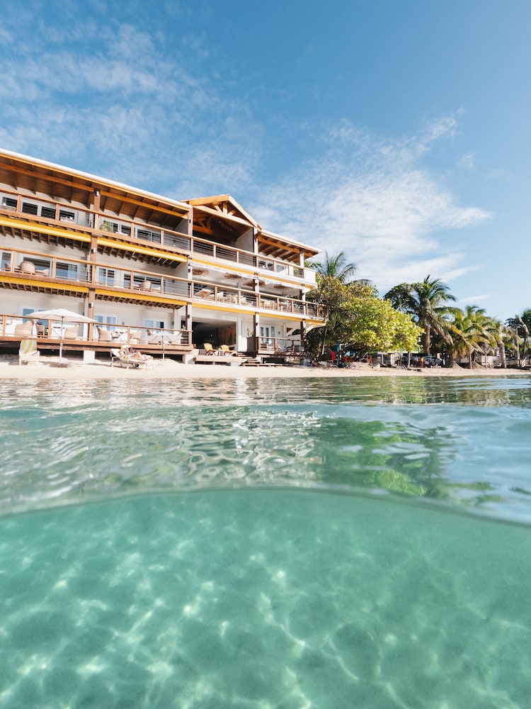 The Beach House Boutique Hotel - carbon neutral hotel in Honduras