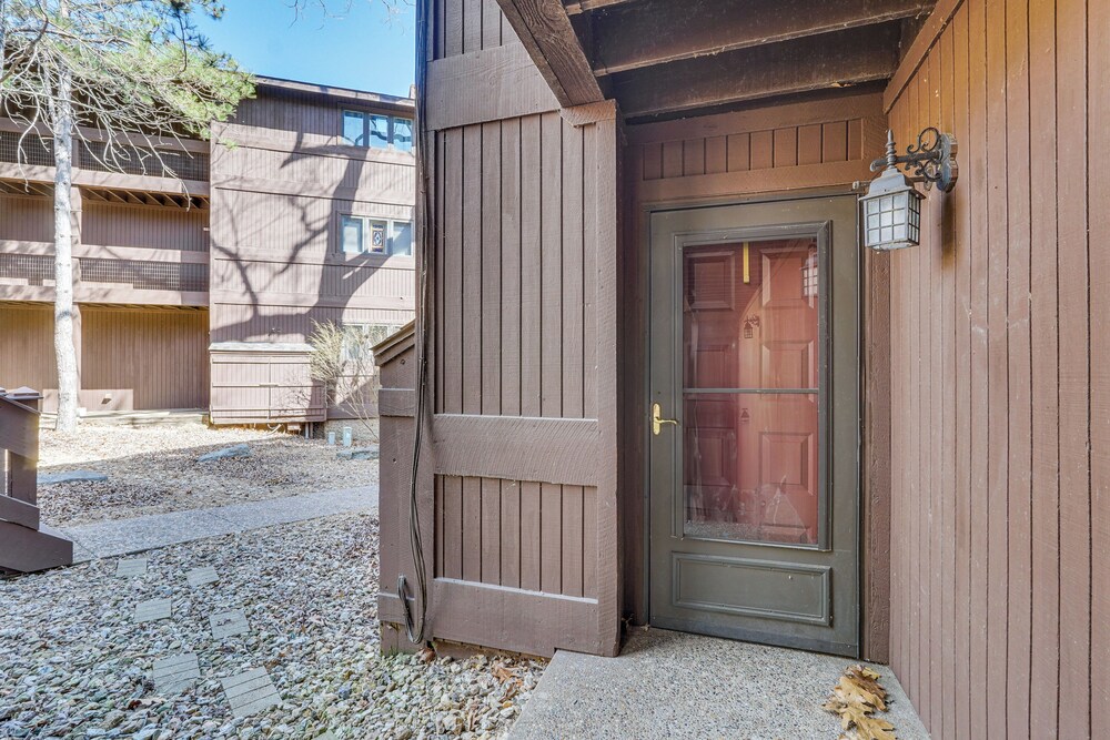 Lakefront Condo w Resort Amenities in Osage Beach - photo 15