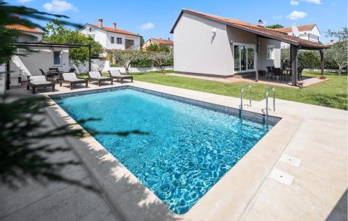 Holiday Home Valbandon 11 — 4-Star Luxury Hotel in Valbandon, Croatia
