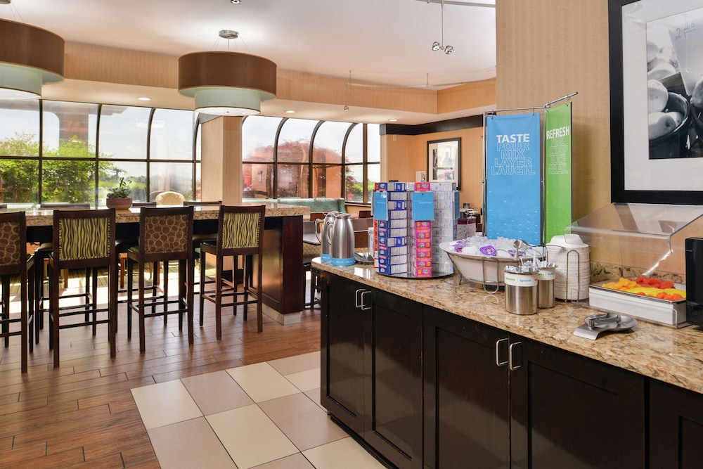 Hampton Inn Staunton - photo 34