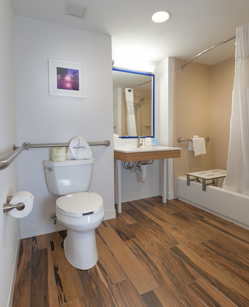 Hampton Inn Doylestown - photo 30