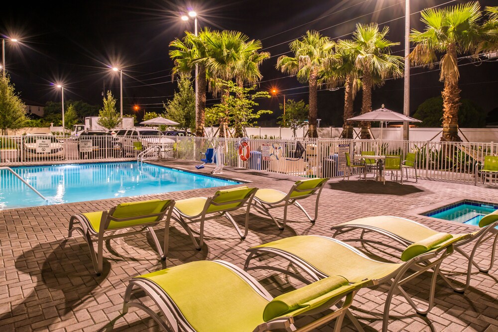 Holiday Inn Express & Suites St. Petersburg Madeira Beach by IHG - photo 35