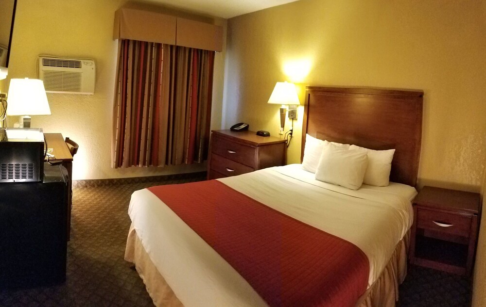 Red River Inn & Suites Fargo - photo 24