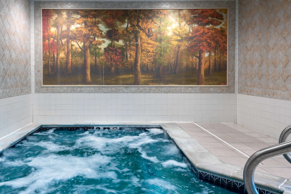 Hampton Inn Hartford Airport - photo 24