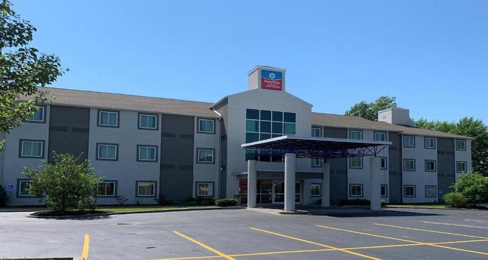 Surestay Plus Hotel By Best Western Niagara Falls East in Niagara Falls, Canada