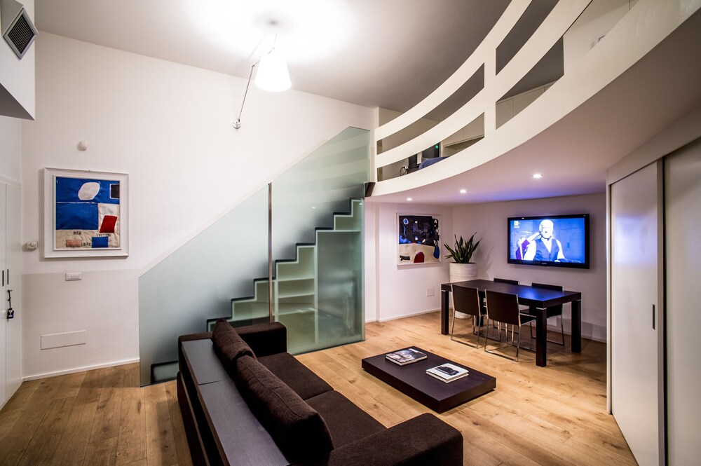 Gallery House — 4-Star Luxury Hotel in Perugia, Italy