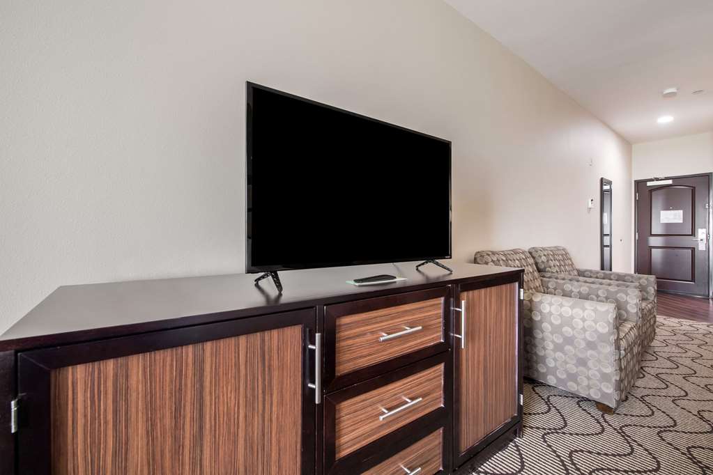 La Quinta Inn & Suites by Wyndham Auburn - photo 21
