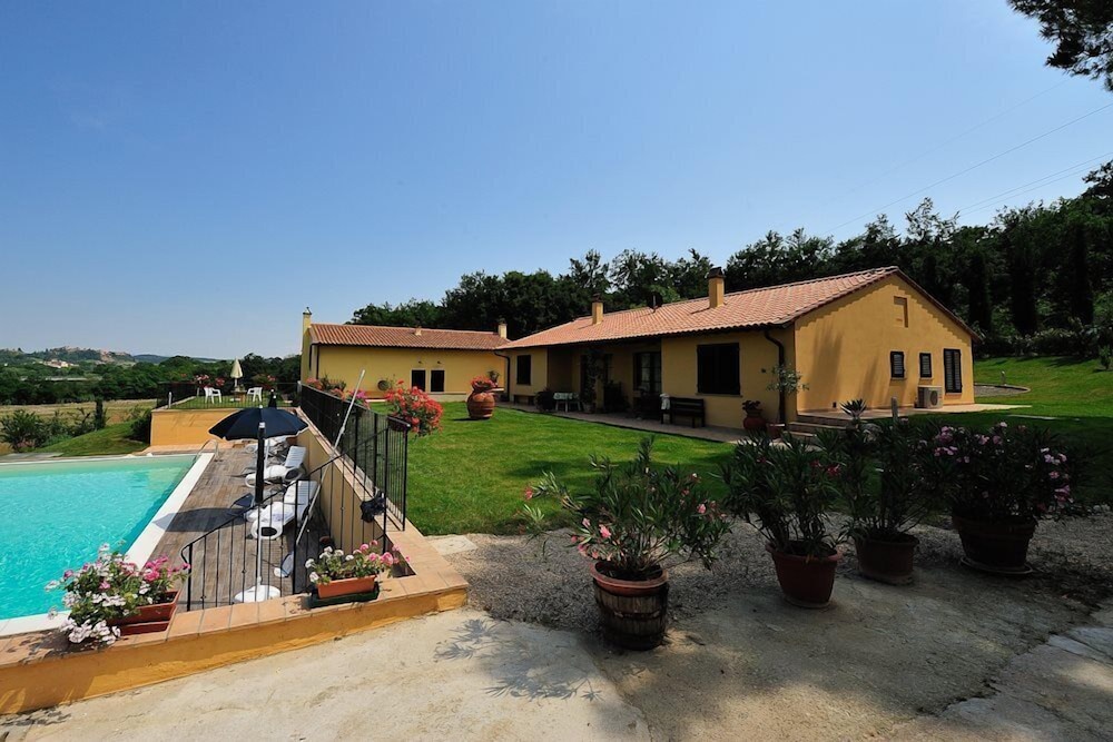 Podere Casalsole — 4-Star Luxury Hotel in Gambassi Terme, Italy