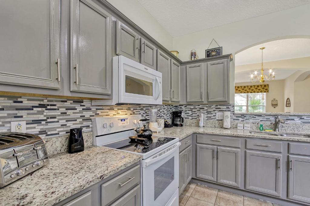 Mickeys Sunspot 6 bed Emerald Island Resort pool home - photo 23