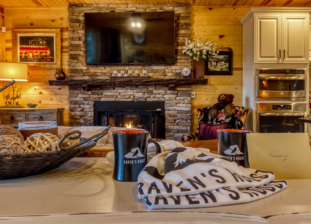 Woodsy Retreat with Fire Pit And Resort Amenities - photo 16