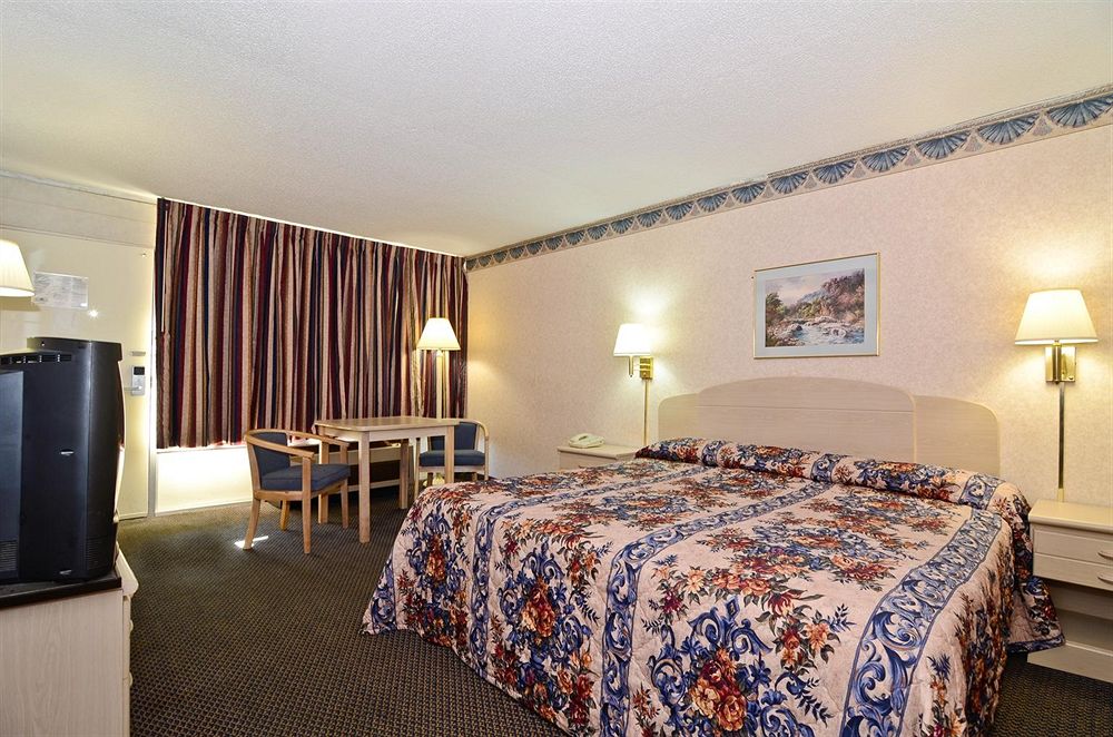 Americas Best Value Inn Sanford - photo 8
