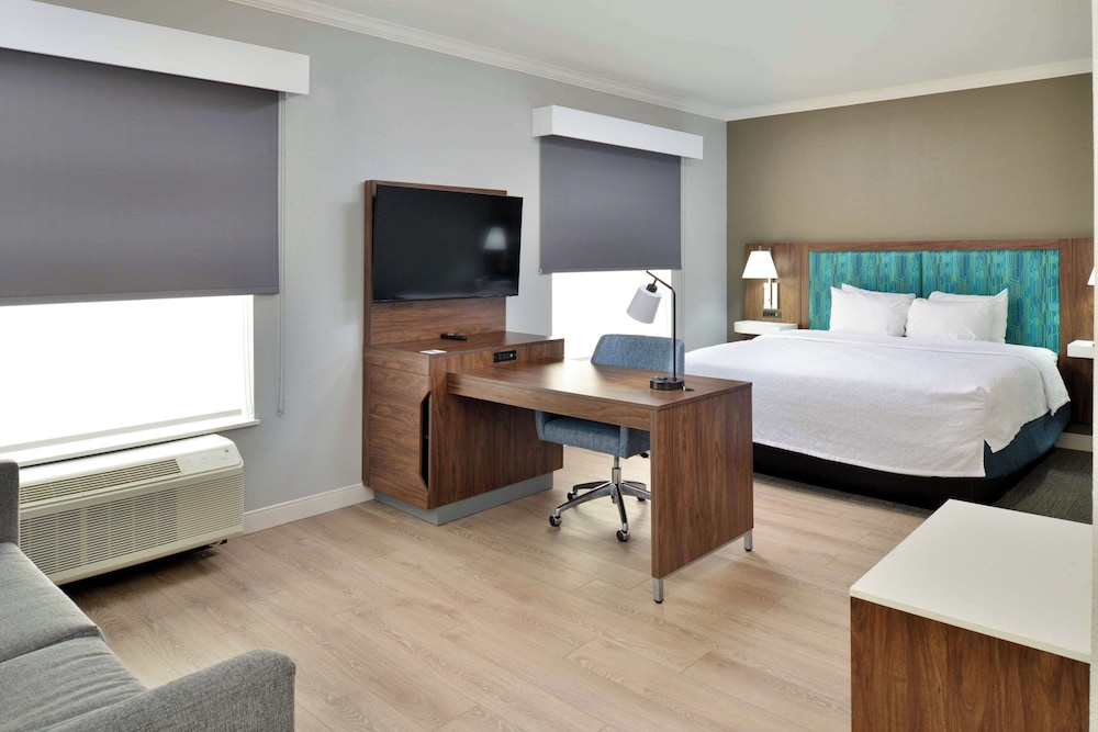 Hampton Inn & Suites Greenville - photo 29