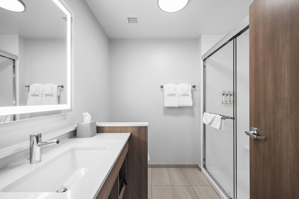 Holiday Inn Express & Suites Marinette by IHG - photo 4