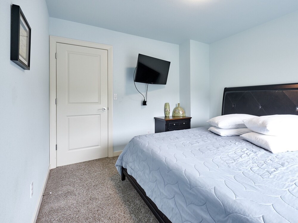 Surfer's Beach Retreat - photo 11