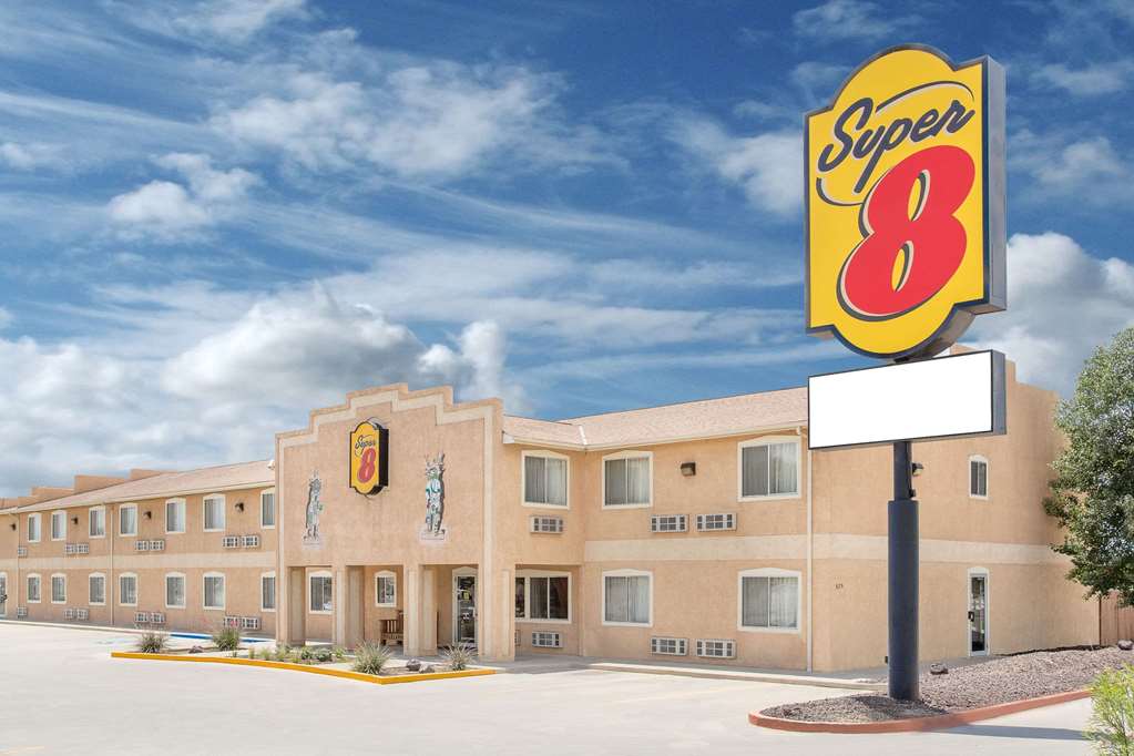 Super 8 by Wyndham Bloomfield - featured photo