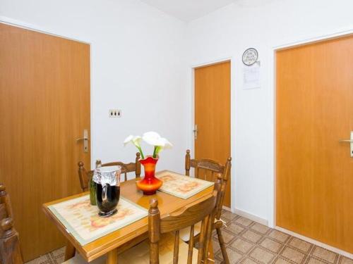 Apartments Anka One Bedroom Apartment with Balcony and Sea View