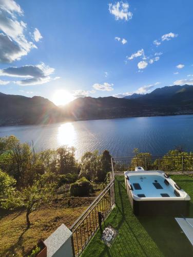 LAGUNA BLU Villa da sogno con idromassaggio panoramico sul Lago di Como — 4-Star Luxury Hotel in Colico Piano, Italy