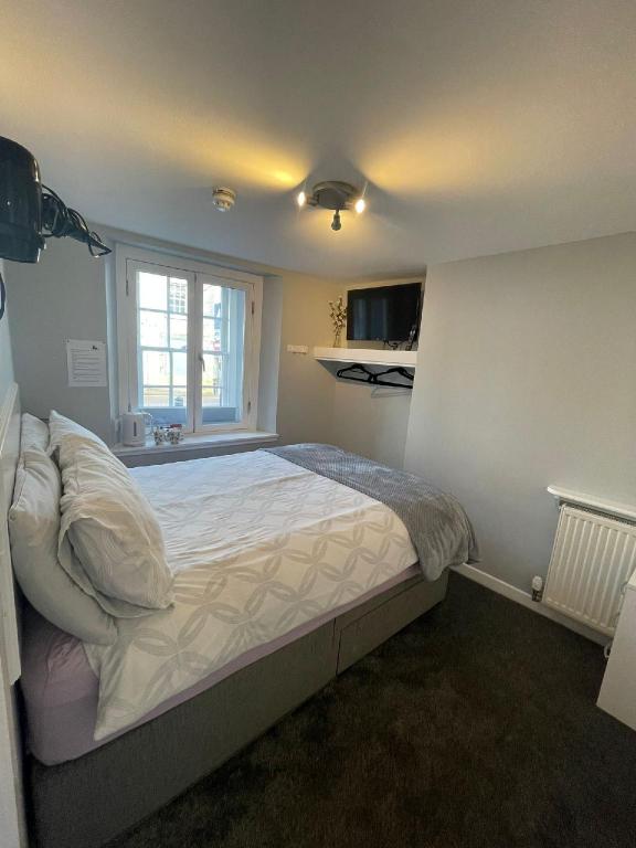 Blackbull With Rooms Lower — hotel in Cumbernauld