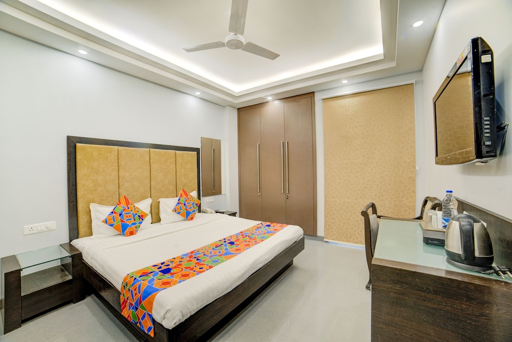 FabHotel Exotica Greenpark