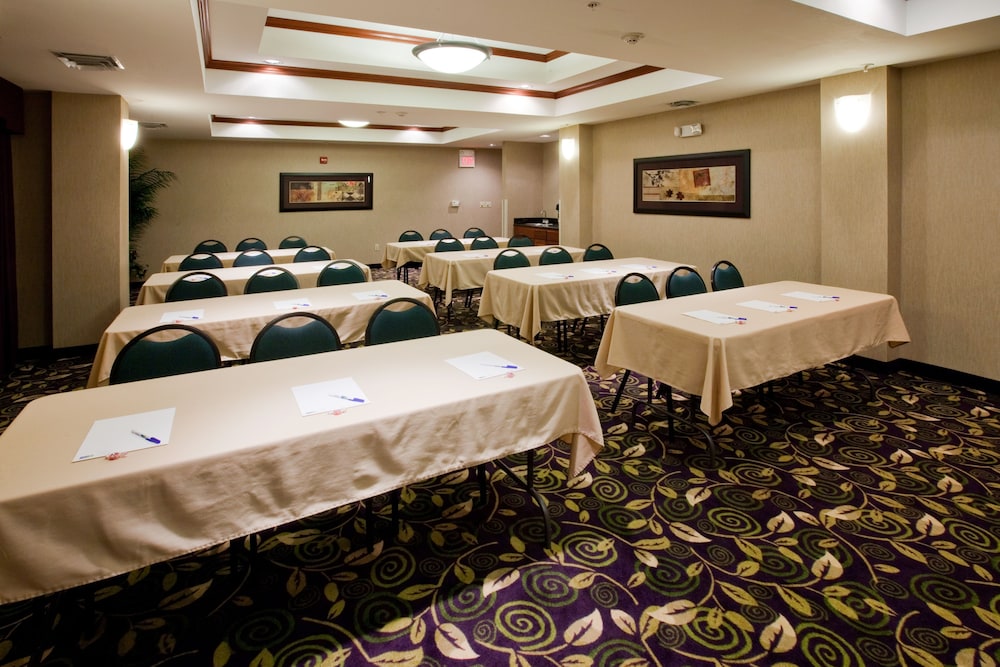 Holiday Inn Express Ada by IHG - photo 27