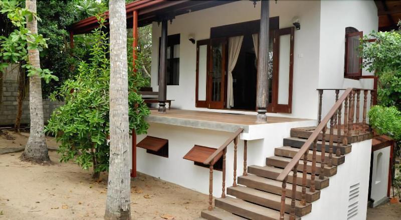 The Waves Beach Chalets - last minute hotel in Tangalle