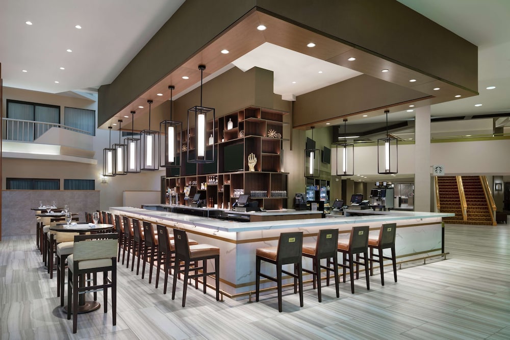 DoubleTree by Hilton Hotel Newark Airport - photo 58