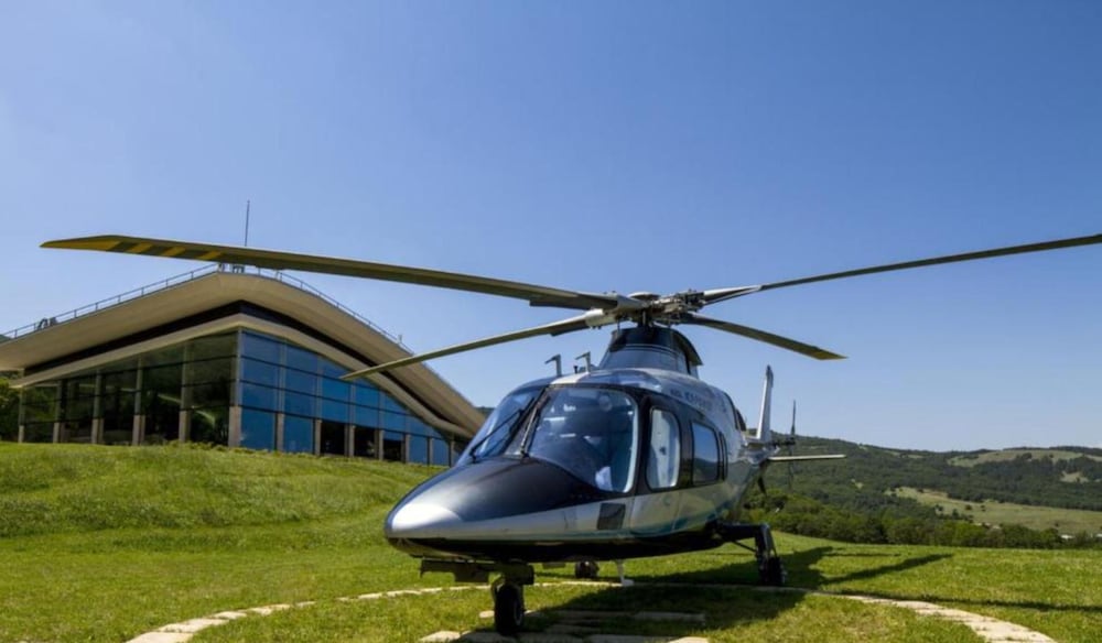 Helicopter/plane tours