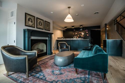 Old Dutch Inn - carbon neutral hotel in Kinderhook
