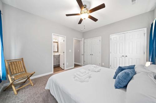 Minutes from Downtown The Comfy Navy Nestler - photo 21