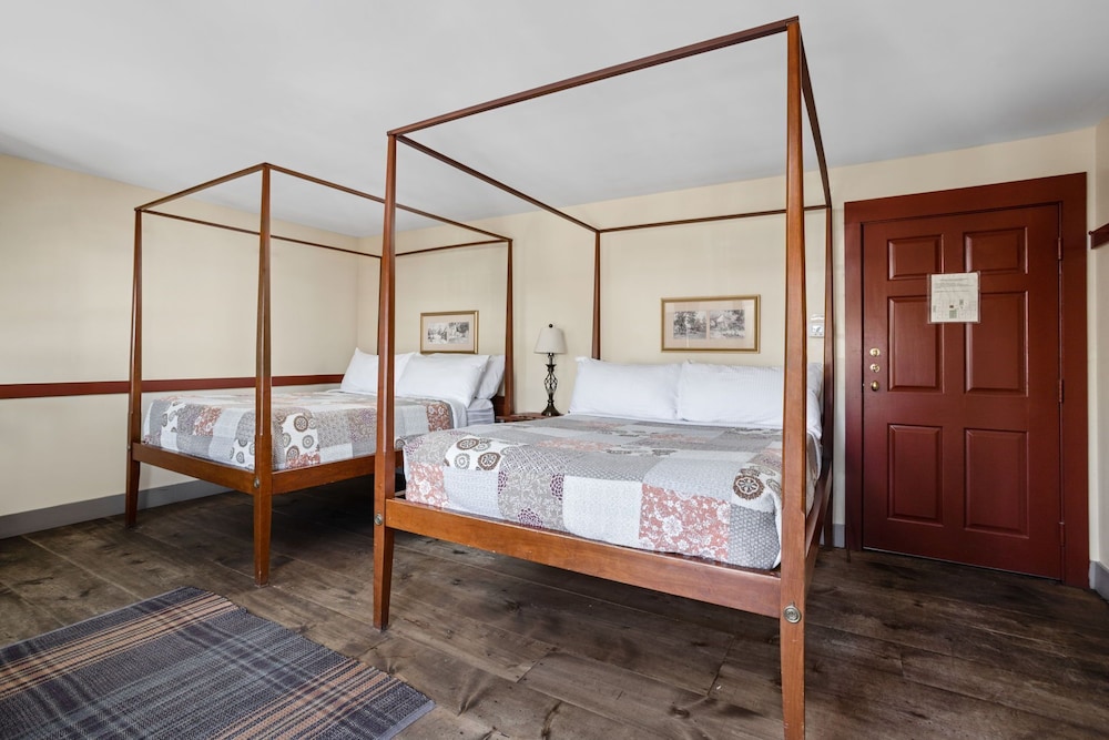 Artists Colony Inn & Restaurant - photo 22