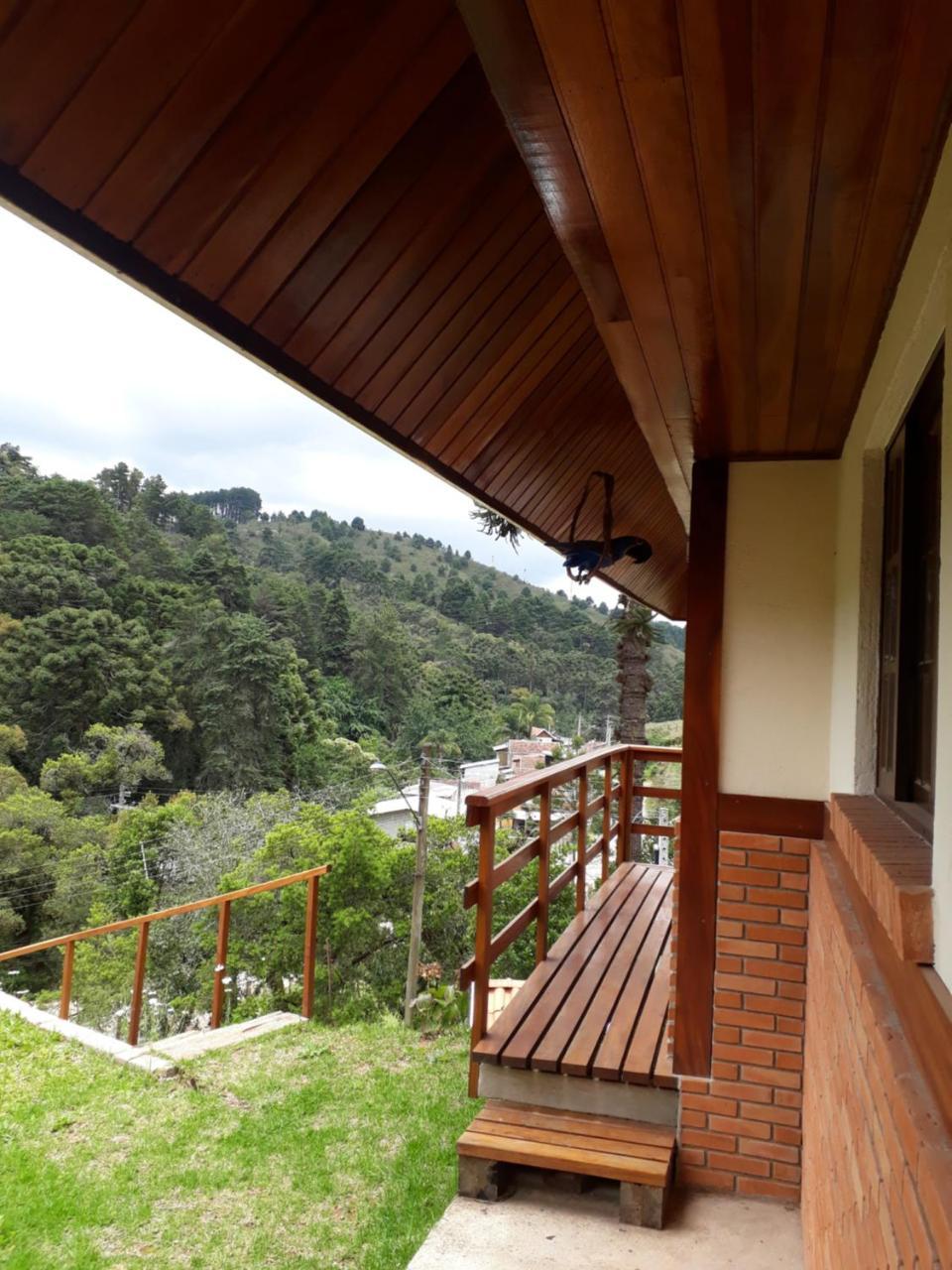 Chale Encantado — 4-Star Luxury Hotel in Campos Do Jordao, Brasil