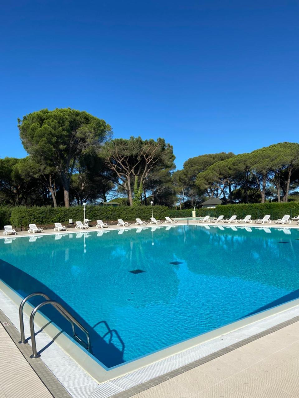 Domaine Valescure Vue Piscine Ou Pinede Wifi in Saint-Raphael, France