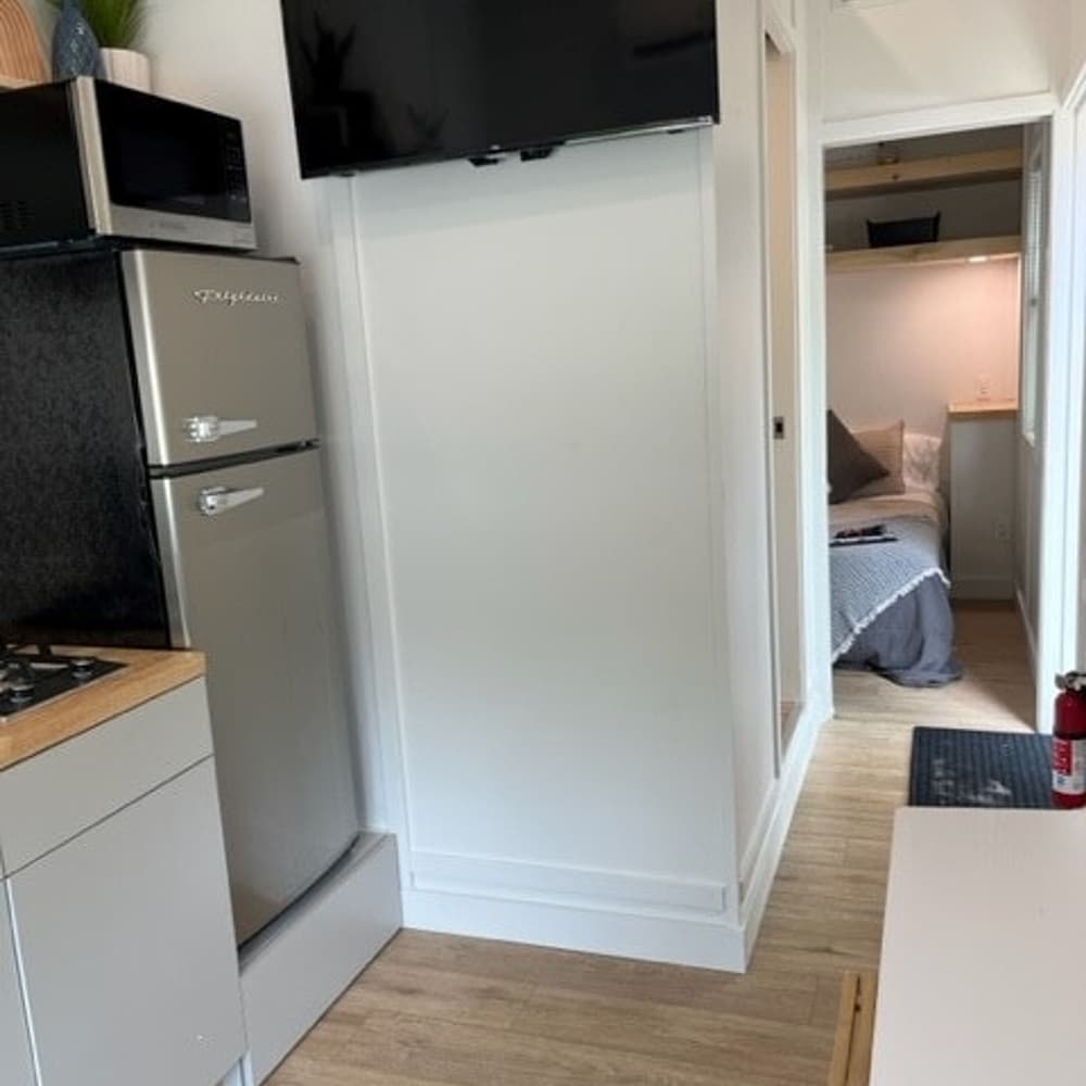 The Tiny Getaway Home - photo 5