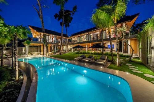 The Riverfront 5BR Luxury Villa Near the Beach — 4-Star Luxury Hotel in Canggu, Indonesia