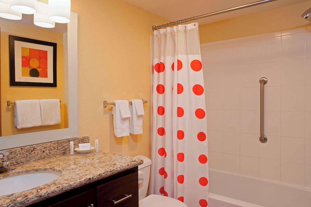 MainStay Suites Bloomington near University - photo 14