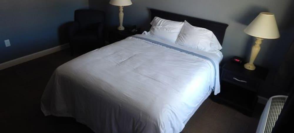 Rumorz Neighborhood Hideaway - photo 11