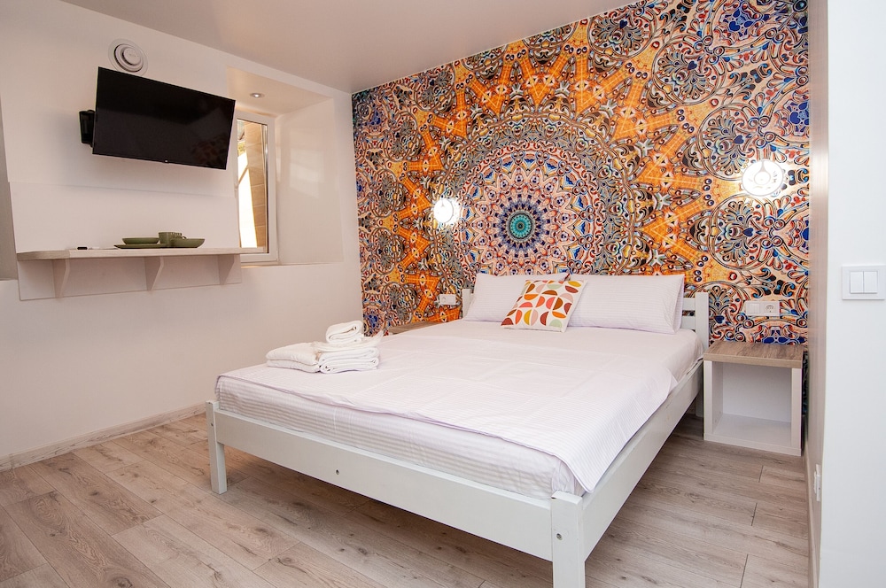 Lyon d'Opera - carbon neutral hotel in Odessa